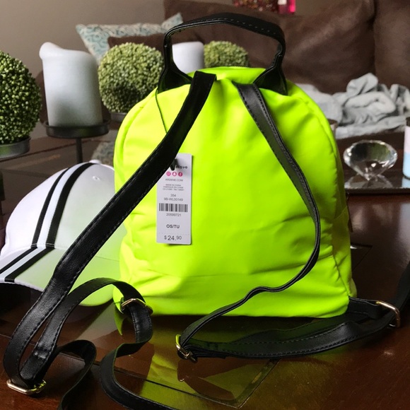 Small neon green/yellow backpack - Picture 3 of 3